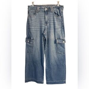 American Eagle Womens Cargo Jeans Medium Wash Stretch Wide Leg Size 10 Regular